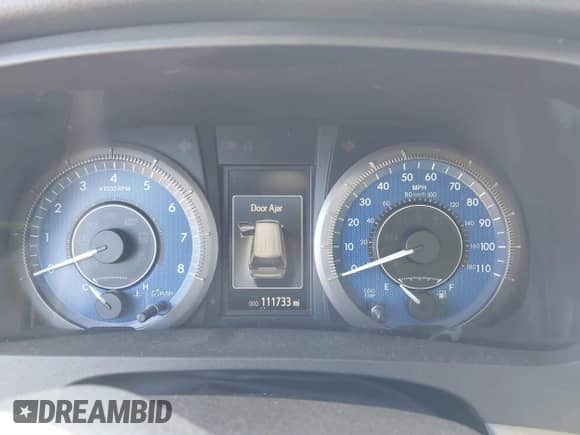 2018 Toyota Sienna XLE Auto Access Seat with VIN 5TDYZ3DC4JS940637, listed as a IAAI auction lot 42780286 with 111,733 mi miles and . Bid and sale history available at DreamBid. Image 7.