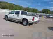 2006 Chevrolet Silverado 1500 LT3 z VIN 2GCEK13TX61175610, wystawiony jako IAAI lot #43384098 z przebiegiem 163 308 mil mil oraz . Historia ofert i sprzedaży dostępna na DreamBid. Obrazek 3.