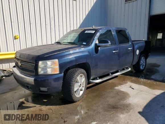 2008 Chevrolet Silverado 1500 2LT with VIN 2GCEC13J681168426, listed as a Copart auction lot 53310335 with Not provided miles and Salvage title. Bid and sale history available at DreamBid. Image 1.