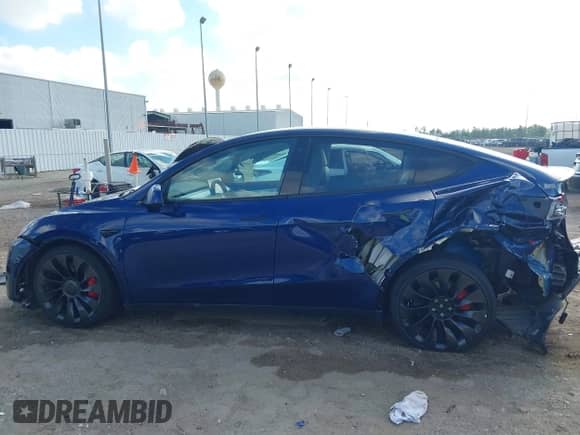 2022 Tesla Model Y Performance с VIN 7SAYGDEFXNF393066, выставлен на аукционе IAAI как лот 43224155 с пробегом 30 321 миль миль и . История ставок и продаж доступна на DreamBid. Изображение 15.