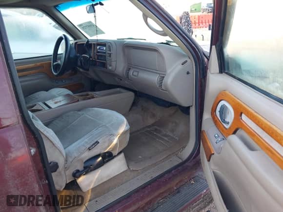1997 Chevrolet Silverado 1500 с VIN 2GBEC19R4V1106343, выставлен на аукционе IAAI как лот 43557721 с пробегом 220 355 миль миль и . История ставок и продаж доступна на DreamBid. Изображение 5.