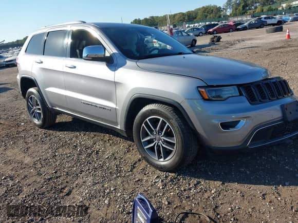 2019 Jeep Grand Cherokee Limited with VIN 1C4RJFBG0KC775322, listed as a IAAI auction lot 43377266 with 113,740 mi miles and . Bid and sale history available at DreamBid. Image 1.