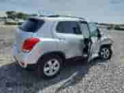 2019 Chevrolet Trax LT z VIN KL7CJLSB0KB779995, wystawiony jako Copart lot #80146205 z przebiegiem 63 581 mil mil oraz Szkoda całkowita • Salvage title. Historia ofert i sprzedaży dostępna na DreamBid. Obrazek 3.