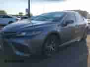 2023 Toyota Camry SE с VIN 4T1G11AK5PU102412, выставлен на аукционе IAAI как лот 42397948 с пробегом 61 990 миль миль и . История ставок и продаж доступна на DreamBid. Изображение 17.