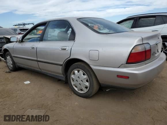 1997 Honda Accord LX с VIN 1HGCD553XVA202655, выставлен на аукционе Copart как лот 77853664 с пробегом 197 384 миль миль и Списание • Salvage title. История ставок и продаж доступна на DreamBid. Изображение 2.
