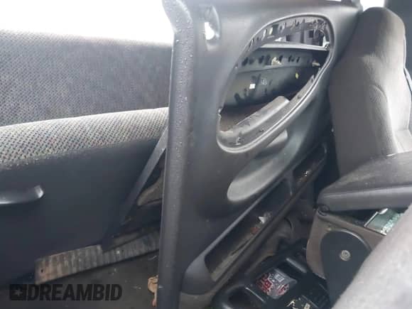 1999 Dodge 1500 z VIN 3B7HF13Z8XG101729, wystawiony jako IAAI lot #42240849 z przebiegiem Nie podano mil oraz . Historia ofert i sprzedaży dostępna na DreamBid. Obrazek 8.