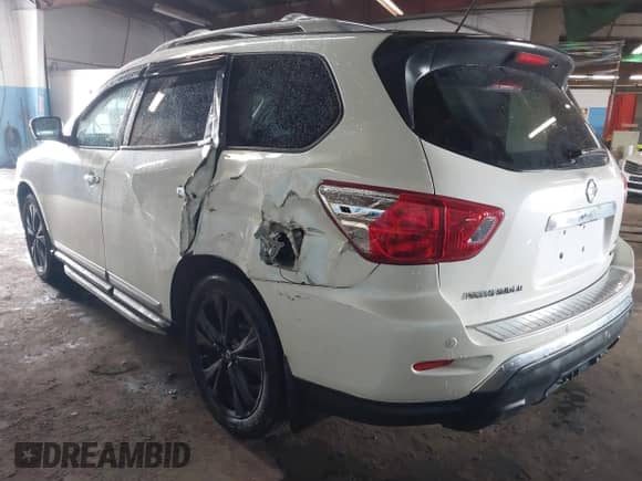 2017 Nissan Pathfinder SL z VIN 5N1DR2MM6HC668911, wystawiony jako IAAI lot #42270084 z przebiegiem 85 055 mil mil oraz . Historia ofert i sprzedaży dostępna na DreamBid. Obrazek 3.