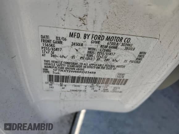 2006 Ford F-150 STX z VIN 1FTRX12W66KD23458, wystawiony jako Copart lot #85580675 z przebiegiem 131 186 mil mil oraz Czysty tytuł • Clean title. Historia ofert i sprzedaży dostępna na DreamBid. Obrazek 12.