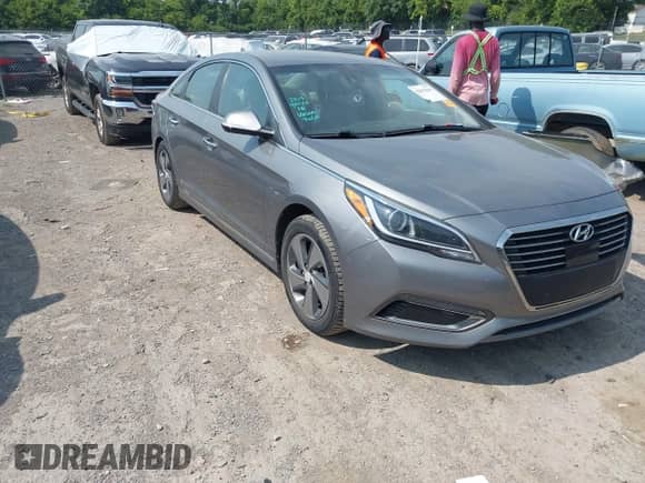 2017 Hyundai Sonata Limited with VIN KMHE54L24HA071361, listed as a IAAI auction lot 42870161 with 96,645 mi miles and . Bid and sale history available at DreamBid. Image 1.