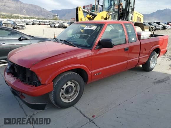 1999 Chevrolet S-10 LS с VIN 1GCCS19X5X8199717, выставлен на аукционе Copart как лот 75739414 с пробегом 141 786 миль миль и Списание • Salvage title. История ставок и продаж доступна на DreamBid. Изображение 1.