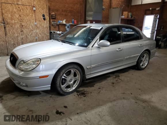 2002 Hyundai Sonata GLS with VIN KMHWF35HX2A568421, listed as a Copart auction lot 81285465 with 65,607 mi miles and Clean title. Bid and sale history available at DreamBid. Image 1.