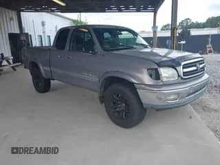 2002 Toyota Tundra Limited z VIN 5TBRT38172S234139, wystawiony jako IAAI lot #42156288 z przebiegiem 267 527 mil mil oraz . Historia ofert i sprzedaży dostępna na DreamBid. Obrazek 1.