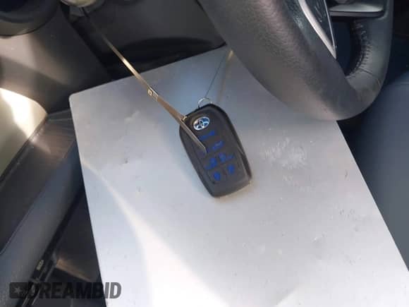 2021 Toyota Sienna XLE with VIN 5TDYRKEC5MS071088, listed as a IAAI auction lot 43279757 with 72,962 mi miles and . Bid and sale history available at DreamBid. Image 11.