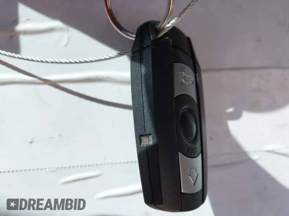 2007 BMW 3 Series 328i с VIN WBAWB33577PV72128, выставлен на аукционе IAAI как лот 42676843 с пробегом 88 587 миль миль и . История ставок и продаж доступна на DreamBid. Изображение 11.