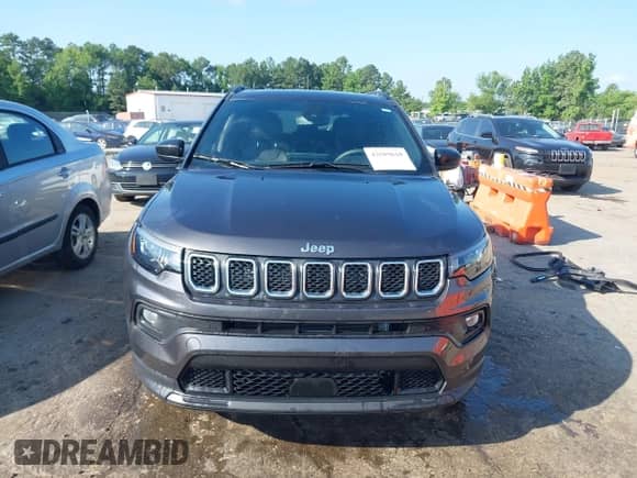 2023 Jeep Compass Latitude Lux с VIN 3C4NJDFN4PT521605, выставлен на аукционе IAAI как лот 42589618 с пробегом 11 579 миль миль и . История ставок и продаж доступна на DreamBid. Изображение 13.