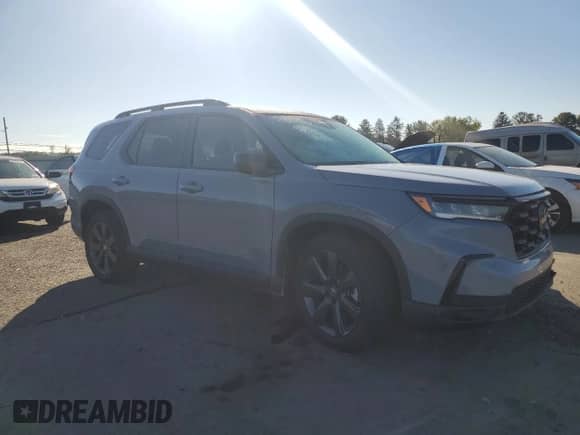 2025 Honda Pilot Sport с VIN 5FNYG1H34SB039780, выставлен на аукционе Copart как лот 81126435 с пробегом 16 888 миль миль и Списание • Salvage title. История ставок и продаж доступна на DreamBid. Изображение 4.