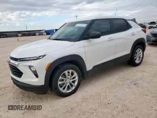 2024 Chevrolet TrailBlazer LS z VIN KL79MMSL7RB160126, wystawiony jako Copart lot #62145295 z przebiegiem 16 097 mil mil oraz Szkoda całkowita • Salvage title. Historia ofert i sprzedaży dostępna na DreamBid. Obrazek 1.