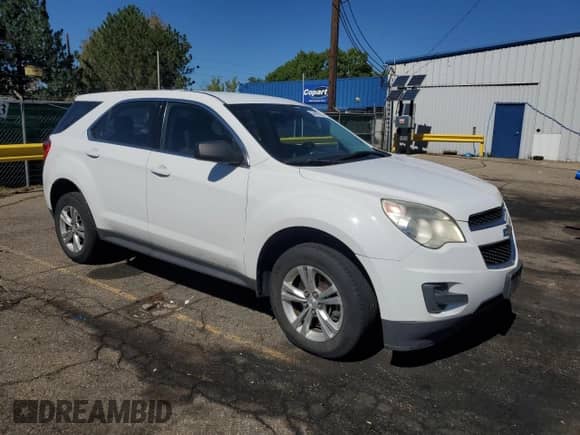 2013 Chevrolet Equinox LS with VIN 1GNALBEK9DZ111432, listed as a Copart auction lot 84420535 with 104,472 mi miles and Clean title. Bid and sale history available at DreamBid. Image 4.