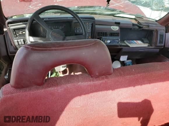 1992 Chevrolet Silverado 2500 с VIN 1GCFC24K2NZ177449, выставлен на аукционе Copart как лот 71718965 с пробегом 253 137 миль миль и Списание • Salvage title. История ставок и продаж доступна на DreamBid. Изображение 8.