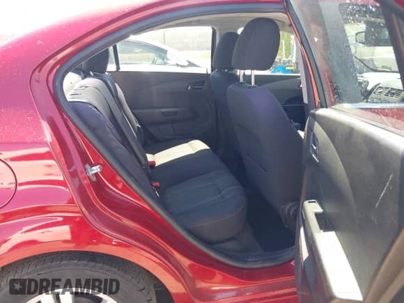 2012 Chevrolet Sonic LT с VIN 1G1JC5SH1C4159658, выставлен на аукционе IAAI как лот 42804136 с пробегом 149 692 миль миль и . История ставок и продаж доступна на DreamBid. Изображение 8.
