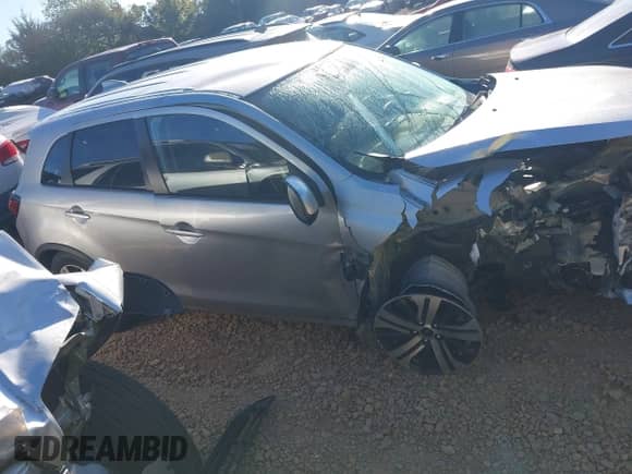 2021 Mitsubishi Outlander ES z VIN JA4APUAU0MU005863, wystawiony jako IAAI lot #43105275 z przebiegiem 65 449 mil mil oraz . Historia ofert i sprzedaży dostępna na DreamBid. Obrazek 14.