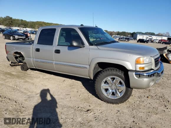 2005 GMC Sierra 1500 SLT z VIN 2GTEK13T151206984, wystawiony jako Copart lot #81763974 z przebiegiem 211 999 mil mil oraz Czysty tytuł • Clean title. Historia ofert i sprzedaży dostępna na DreamBid. Obrazek 4.