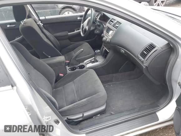 2007 Honda Accord EX с VIN 1HGCM56777A075299, выставлен на аукционе IAAI как лот 43336824 с пробегом 199 621 миль миль и . История ставок и продаж доступна на DreamBid. Изображение 5.