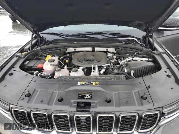 2024 Jeep Grand Cherokee with VIN 1C4RJYB65RC681420, listed as a Copart auction lot 84755335 with 8,653 mi miles and Salvage title. Bid and sale history available at DreamBid. Image 12.