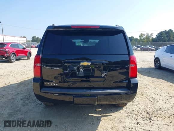 2019 Chevrolet Tahoe LT z VIN 1GNSKBKC0KR392652, wystawiony jako IAAI lot #43247964 z przebiegiem 45 218 mil mil oraz . Historia ofert i sprzedaży dostępna na DreamBid. Obrazek 16.