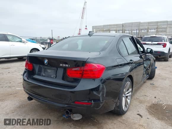 2014 BMW 3 Series 335i с VIN WBA3A9C57EF479332, выставлен на аукционе IAAI как лот 42425456 с пробегом 50 091 миль миль и . История ставок и продаж доступна на DreamBid. Изображение 4.