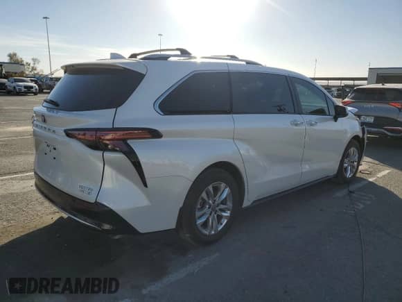 2024 Toyota Sienna Limited с VIN 5TDZRKEC3RS200330, выставлен на аукционе Copart как лот 84029504 с пробегом 11 670 миль миль и Списание • Salvage title. История ставок и продаж доступна на DreamBid. Изображение 3.