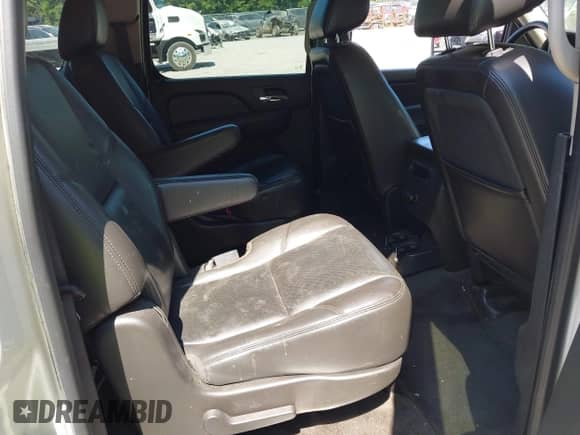 2011 Chevrolet Suburban LTZ с VIN 1GNSKKE36BR396202, выставлен на аукционе IAAI как лот 42928057 с пробегом 172 568 миль миль и . История ставок и продаж доступна на DreamBid. Изображение 8.