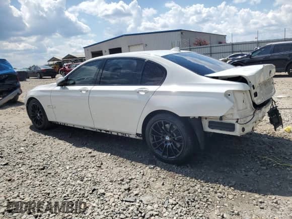 2013 BMW 7 Series 740Li xDrive с VIN WBAYF4C56DD127668, выставлен на аукционе Copart как лот 71278725 с пробегом 96 887 миль миль и Списание • Salvage title. История ставок и продаж доступна на DreamBid. Изображение 2.