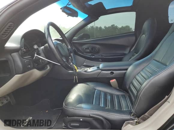 1997 Chevrolet Corvette с VIN 1G1YY22G3V5102039, выставлен на аукционе Copart как лот 67311775 с пробегом 231 641 миль миль и На запчасти • Non repairable. История ставок и продаж доступна на DreamBid. Изображение 7.