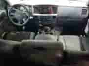 2006 Dodge 2500 SLT z VIN 3D7KS28D76G273064, wystawiony jako Copart lot #47442085 z przebiegiem 131 450 mil mil oraz Szkoda całkowita • Salvage title. Historia ofert i sprzedaży dostępna na DreamBid. Obrazek 8.