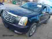 2011 Cadillac Escalade ESV Premium z VIN 1GYS4JEF5BR377335, wystawiony jako IAAI lot #41820043 z przebiegiem 181 619 mil mil oraz . Historia ofert i sprzedaży dostępna na DreamBid. Obrazek 2.