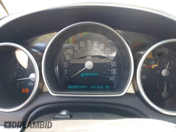 2004 Chevrolet SSR LS z VIN 1GCES14P24B105517, wystawiony jako IAAI lot #42971587 z przebiegiem 167 363 mil mil oraz . Historia ofert i sprzedaży dostępna na DreamBid. Obrazek 7.