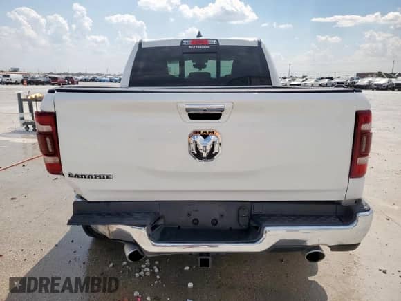 2021 Ram 1500 Laramie z VIN 1C6RREJT3MN828580, wystawiony jako Copart lot #81254925 z przebiegiem 57 676 mil mil oraz Czysty tytuł • Clean title. Historia ofert i sprzedaży dostępna na DreamBid. Obrazek 6.
