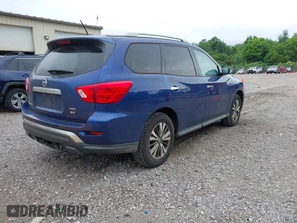 2017 Nissan Pathfinder SV with VIN 5N1DR2MMXHC613443, listed as a IAAI auction lot 42370891 with 135,460 mi miles and . Bid and sale history available at DreamBid. Image 4.