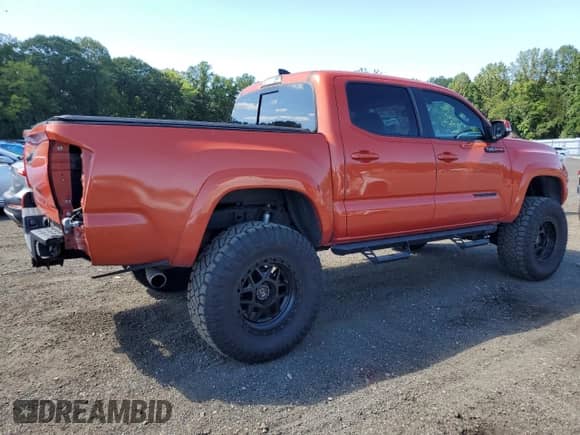2017 Toyota Tacoma SR5 with VIN 3TMCZ5AN2HM069078, listed as a Copart auction lot 69113455 with 135,540 mi miles and Salvage title. Bid and sale history available at DreamBid. Image 3.
