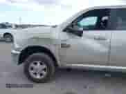 2010 Dodge 2500 SLT z VIN 3D7UT2CL2AG117883, wystawiony jako IAAI lot #41844655 z przebiegiem 150 122 mil mil oraz . Historia ofert i sprzedaży dostępna na DreamBid. Obrazek 6.