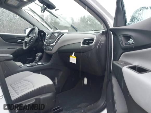 2024 Chevrolet Equinox LS z VIN 3GNAX5EG0RL287768, wystawiony jako IAAI lot #41622472 z przebiegiem 13 697 mil mil oraz . Historia ofert i sprzedaży dostępna na DreamBid. Obrazek 5.