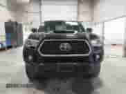 2019 Toyota Tacoma SR5 z VIN 5TFSZ5ANXKX174139, wystawiony jako IAAI lot #43035436 z przebiegiem 38 075 mil mil oraz . Historia ofert i sprzedaży dostępna na DreamBid. Obrazek 12.