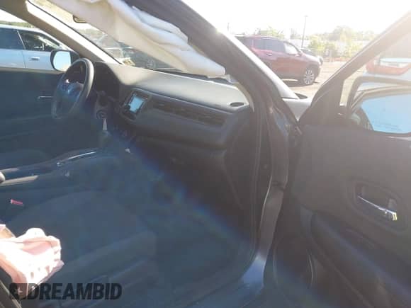 2021 Honda HR-V LX с VIN 3CZRU6H39MM718463, выставлен на аукционе IAAI как лот 43058314 с пробегом 53 681 миль миль и . История ставок и продаж доступна на DreamBid. Изображение 5.