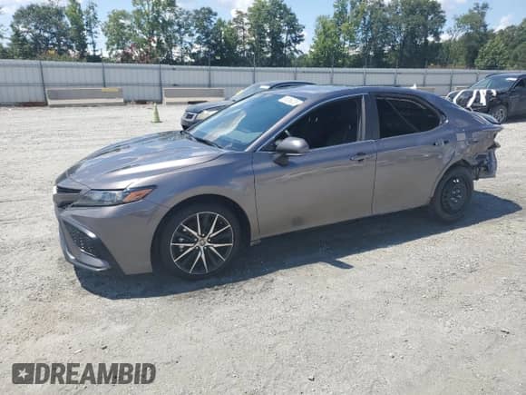 2024 Toyota Camry SE with VIN 4T1G11AKXRU211435, listed as a Copart auction lot 66386035 with 52,115 mi miles and Salvage title. Bid and sale history available at DreamBid. Image 1.