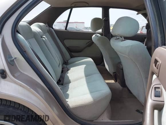 1993 Toyota Camry LE z VIN JT2SK12E6P0122365, wystawiony jako IAAI lot #41977260 z przebiegiem 162 971 mil mil oraz . Historia ofert i sprzedaży dostępna na DreamBid. Obrazek 8.