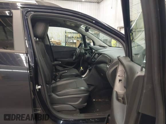 2021 Chevrolet Trax LT с VIN KL7CJPSB4MB322908, выставлен на аукционе IAAI как лот 42799069 с пробегом 102 435 миль миль и . История ставок и продаж доступна на DreamBid. Изображение 5.