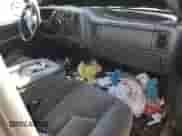 2004 Chevrolet Silverado 1500 Z71 z VIN 1GCEK19VX4E252268, wystawiony jako Copart lot #86795114 z przebiegiem 218 849 mil mil oraz Szkoda całkowita • Salvage title. Historia ofert i sprzedaży dostępna na DreamBid. Obrazek 8.