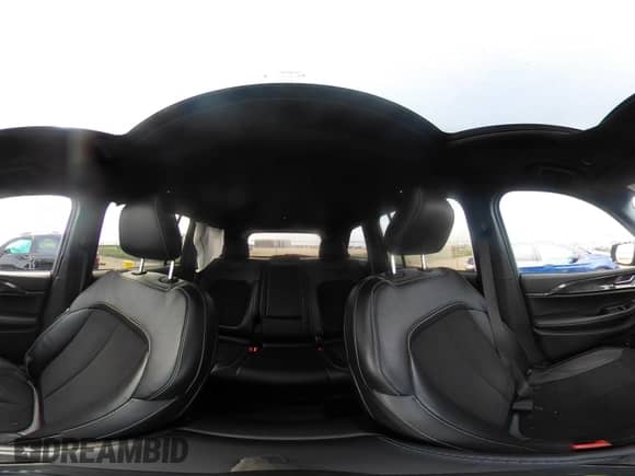 2022 Jeep Grand Cherokee Laredo z VIN 1C4RJHAG9N8582753, wystawiony jako IAAI lot #42535158 z przebiegiem 30 997 mil mil oraz . Historia ofert i sprzedaży dostępna na DreamBid. Obrazek 18.