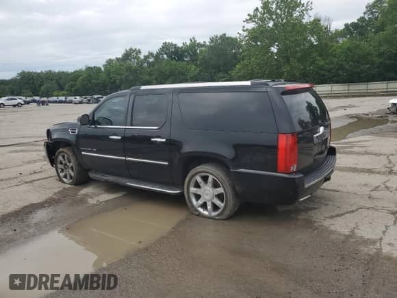 2013 Cadillac Escalade ESV Luxury с VIN 1GYS4HEFXDR366648, выставлен на аукционе Copart как лот 63192305 с пробегом 213 648 миль миль и Списание • Salvage title. История ставок и продаж доступна на DreamBid. Изображение 2.